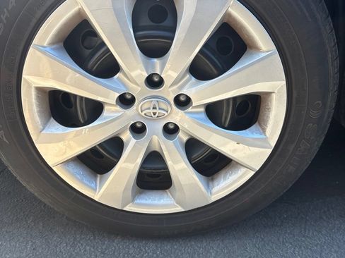 Used 2023 Toyota Corolla LE FWD image 12