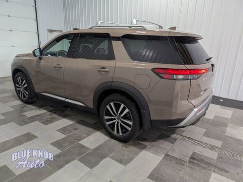 Used 2023 Nissan Pathfinder Platinum w/ Cargo Package AWD/4WD image 2