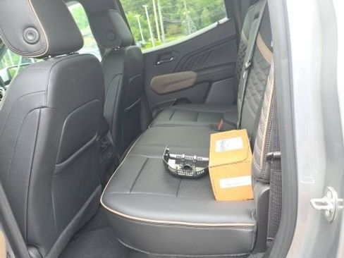 Used 2023 GMC Canyon Denali AWD/4WD image 5