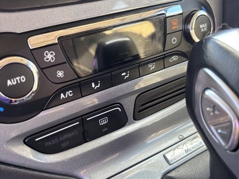 Used 2012 Ford Focus Titanium FWD image 23