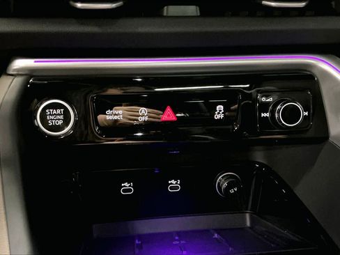 Used 2025 Audi Q5 Premium Plus w/ Premium Plus image 35