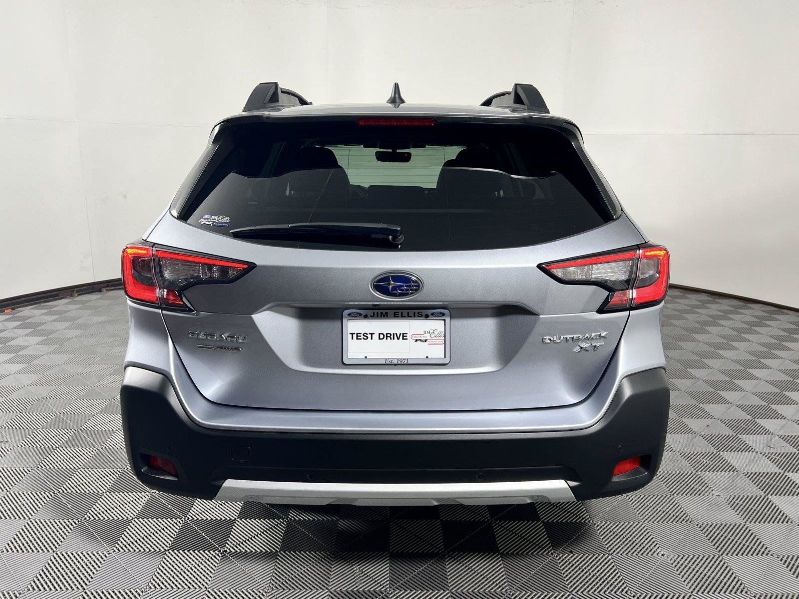 Used 2025 Subaru Outback Limited XT w/ Tech Package 2 AWD/4WD image 6