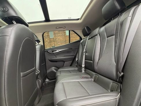 Used 2021 Buick Envision Essence w/ Sport Touring Package AWD/4WD image 23