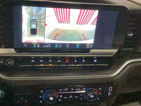 Used 2022 Chevrolet Silverado 1500 LTZ image 16