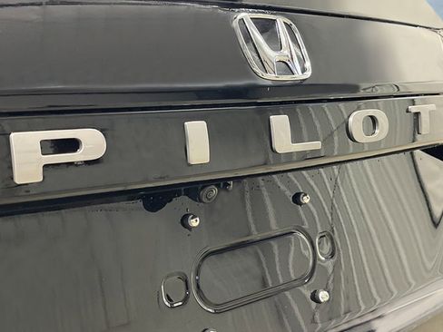 New 2026 Honda Pilot Touring image 6