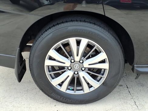 Used 2018 Nissan Pathfinder SV FWD image 13