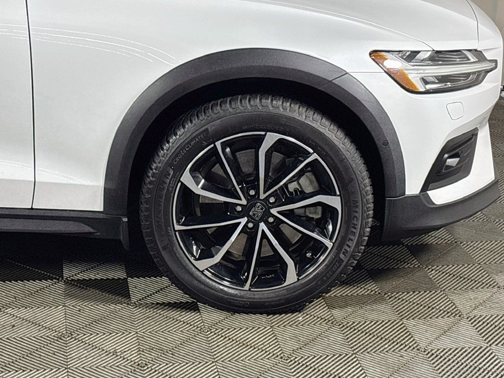Used 2020 Volvo V60 T5 Cross Country AWD/4WD image 24