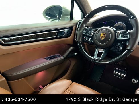 Used 2022 Porsche Cayenne Turbo AWD/4WD image 11