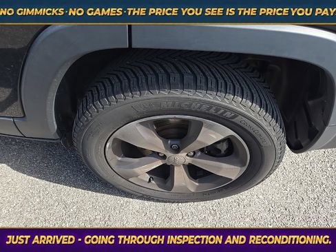 Used 2019 Jeep Cherokee Limited AWD/4WD image 11