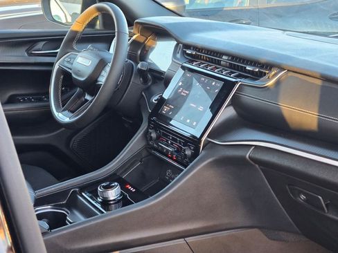 Certified 2024 Jeep Grand Cherokee Laredo X w/ Luxury Tech Group I image 7