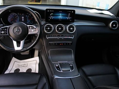 Used 2020 Mercedes-Benz GLC 300 4MATIC image 25