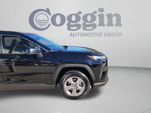 Certified 2025 Toyota RAV4 LE AWD/4WD image 33