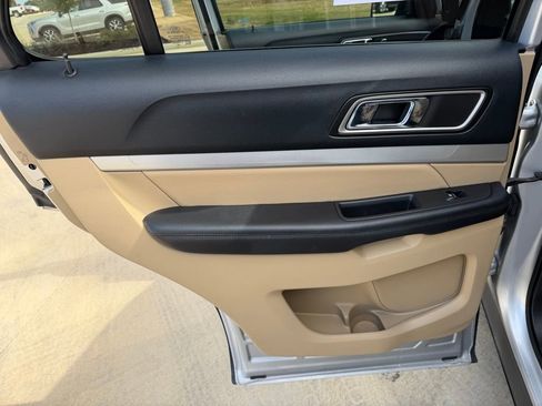 Used 2016 Ford Explorer XLT w/ Equipment Group 202A image 14
