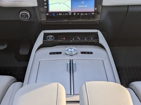 Certified 2025 Lincoln Navigator Reserve image 18