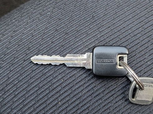 Used 1991 MAZDA MX-5 Miata RWD image 33