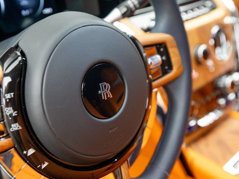 Used 2025 Rolls-Royce Cullinan AWD/4WD image 36