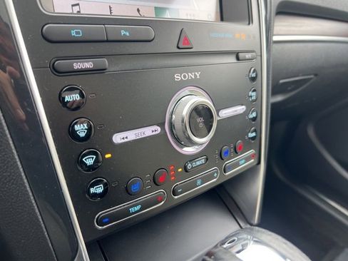 Certified 2019 Ford Explorer Limited w/ Limited Luxury Package image 15