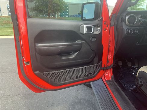 Used 2020 Jeep Gladiator Sport w/ Quick Order Package 23S AWD/4WD image 14