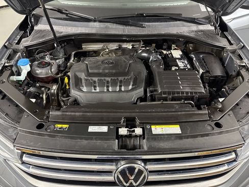 Used 2024 Volkswagen Tiguan SE AWD/4WD image 42