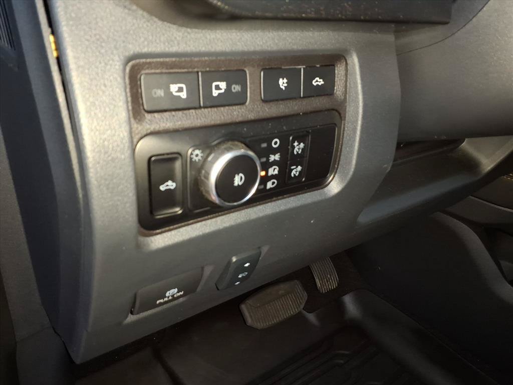 Certified 2024 Ford F250 Platinum w/ FX4 Off-Road Package AWD/4WD image 12