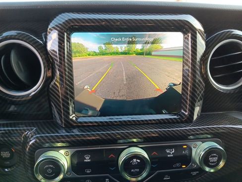 Used 2023 Jeep Gladiator Overland AWD/4WD image 22