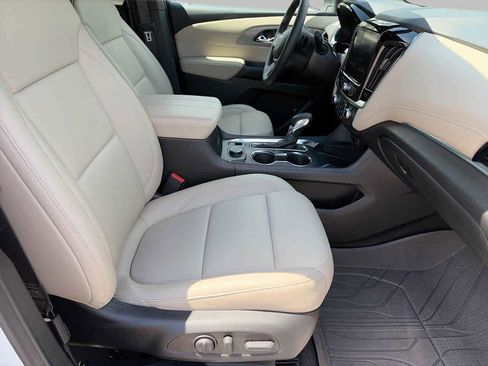 Used 2023 Chevrolet Traverse LT w/ LPO, Cargo Package FWD image 10