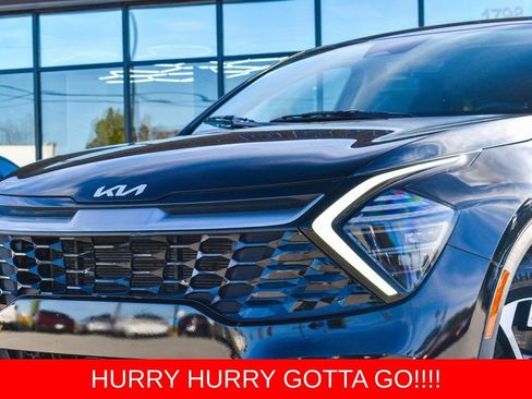 Used 2024 Kia Sportage EX image 2