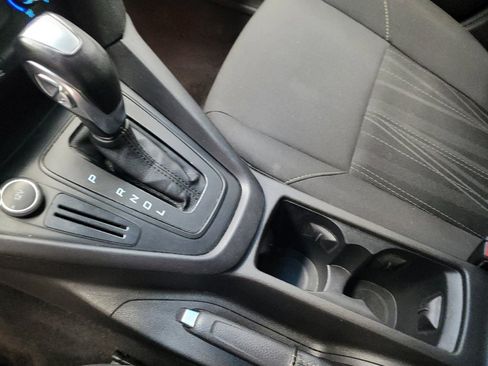 Used 2016 Ford Focus SE FWD image 26