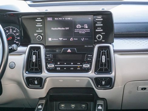 Used 2021 Kia Sorento S image 16