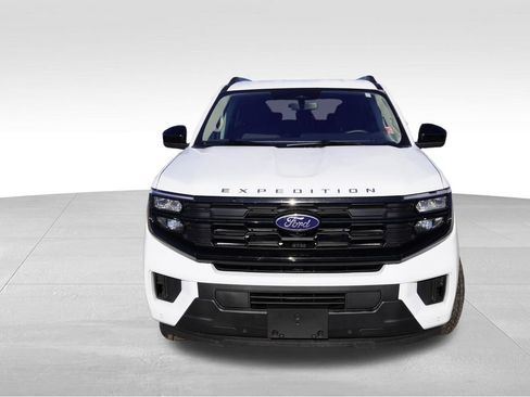 Certified 2025 Ford Expedition Active image 14