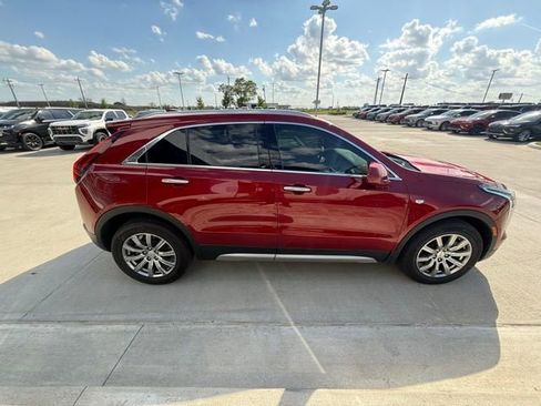 Used 2019 Cadillac XT4 Premium Luxury image 2