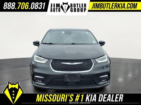 Used 2023 Chrysler Pacifica Touring-L FWD image 28