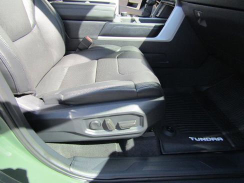 Used 2022 Toyota Tundra CrewMax w/ TRD Off-Road Pkg w/ TRD Off-Road Premium Package AWD/4WD image 15