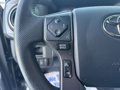 Used 2019 Toyota Tacoma TRD Sport image 25