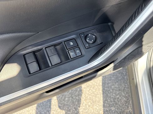 Used 2024 Toyota RAV4 LE AWD/4WD image 14