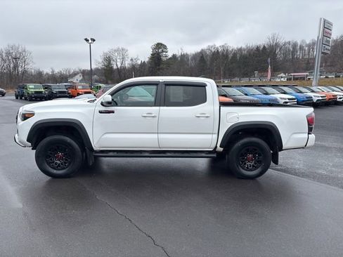 Used 2018 Toyota Tacoma TRD Pro image 2