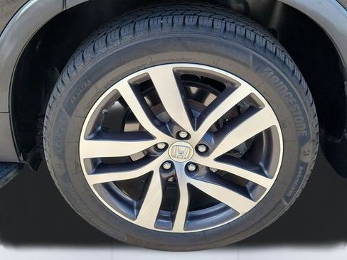Used 2018 Honda Pilot Touring image 7