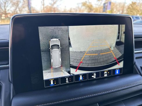 Used 2023 GMC Yukon AT4 w/ Technology Package image 29