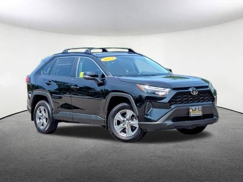 Used 2023 Toyota RAV4 XLE w/ Convenience Package image 2