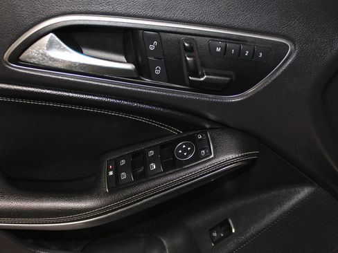 Used 2015 Mercedes-Benz CLA 250 4MATIC image 10