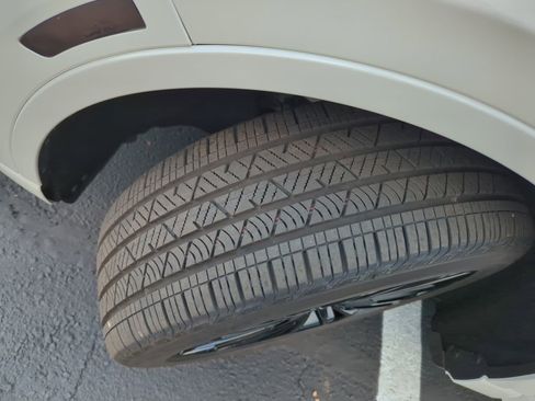 Certified 2025 Lincoln Corsair Reserve w/ Equipment Group 202A image 35