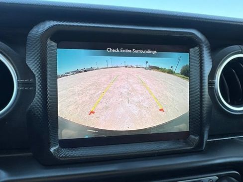 Used 2023 Jeep Wrangler Unlimited Sahara AWD/4WD image 15