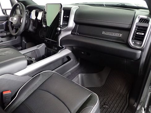 New 2026 RAM 2500 Laramie AWD/4WD image 43
