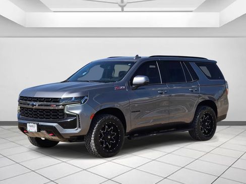 Used 2022 Chevrolet Tahoe Z71 w/ Luxury Package AWD/4WD image 3
