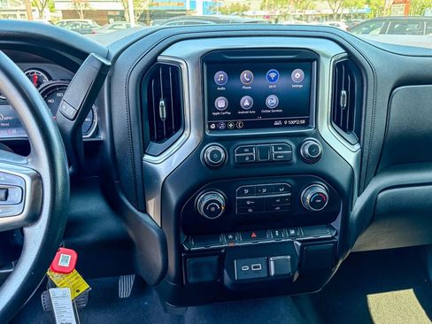 Used 2020 Chevrolet Silverado 1500 LT AWD/4WD image 16