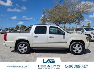 Used 2011 Chevrolet Avalanche LTZ video 2