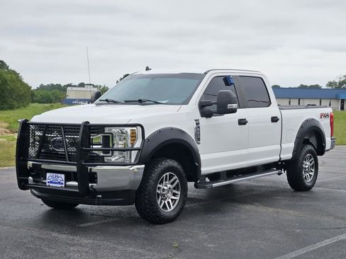 Used 2019 Ford F250 XL w/ STX Appearance Package AWD/4WD image 3