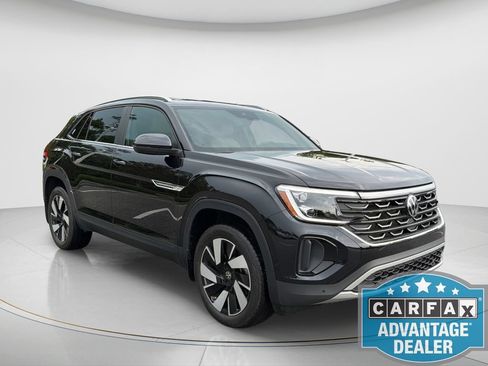 Used 2024 Volkswagen Atlas Cross Sport SE FWD image 4