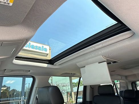 Used 2015 Chevrolet Suburban LTZ image 15