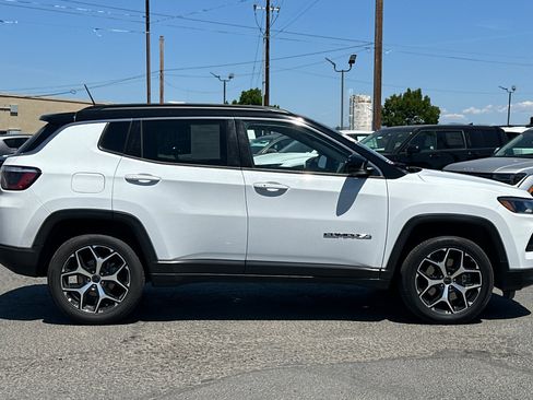 Used 2025 Jeep Compass Limited AWD/4WD image 3
